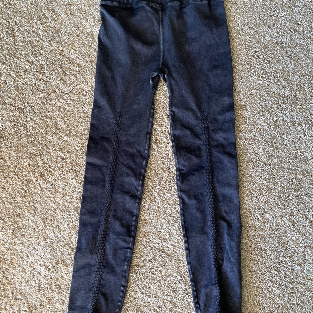 NWOT $70 Free People Good (BOUTIQUE)
Karma 7/8 Leggings in Washed Black/Grey